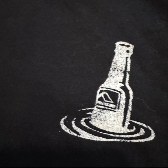 REEF Men’s Black Cotton T-Shirt - Size Small, Beer Bottle Graphic new with tags - Picture 2 of 4